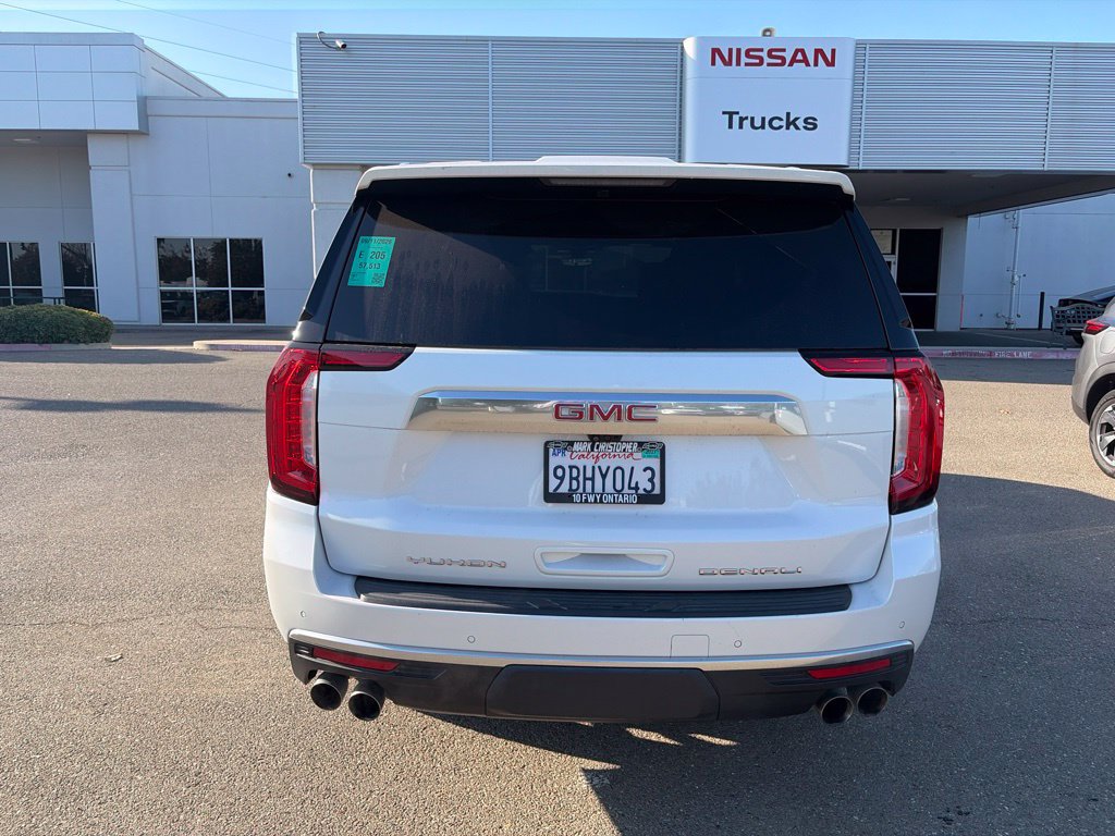 Used 2022 GMC Yukon XL Denali w/ Denali Premium Package AWD/4WD image 5
