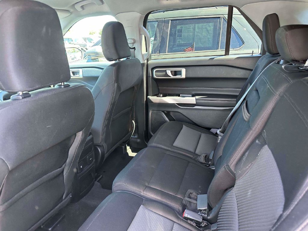Used 2023 Ford Explorer XLT AWD/4WD image 10