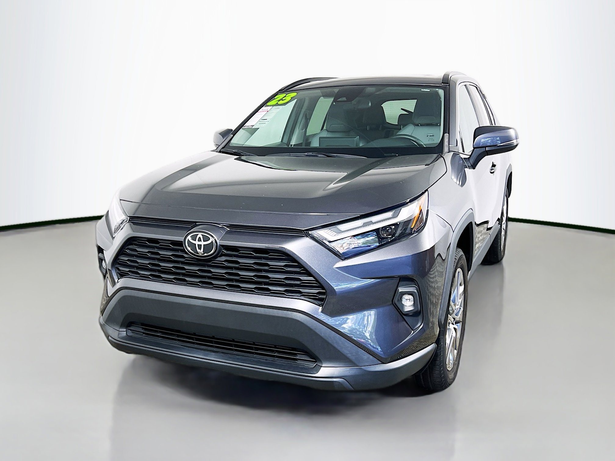 Used 2023 Toyota RAV4 XLE Premium image 10