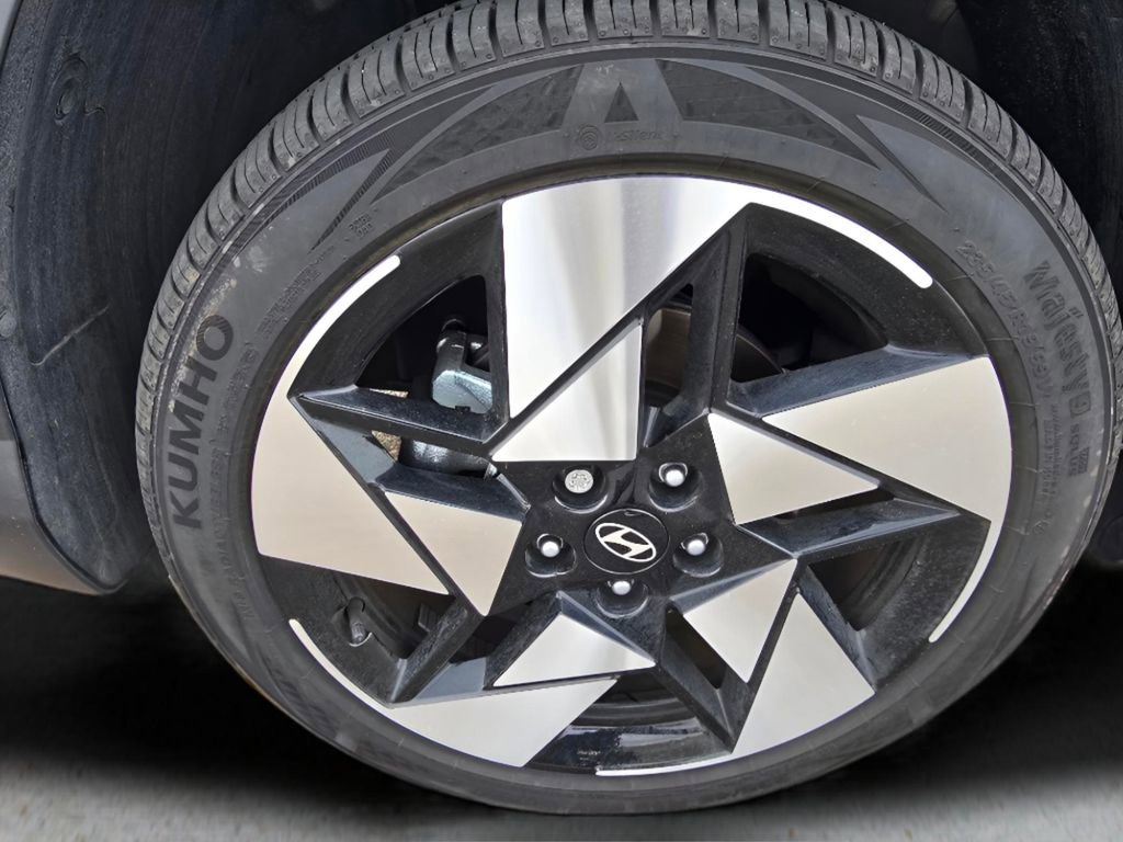 Used 2024 Hyundai Kona Limited image 9