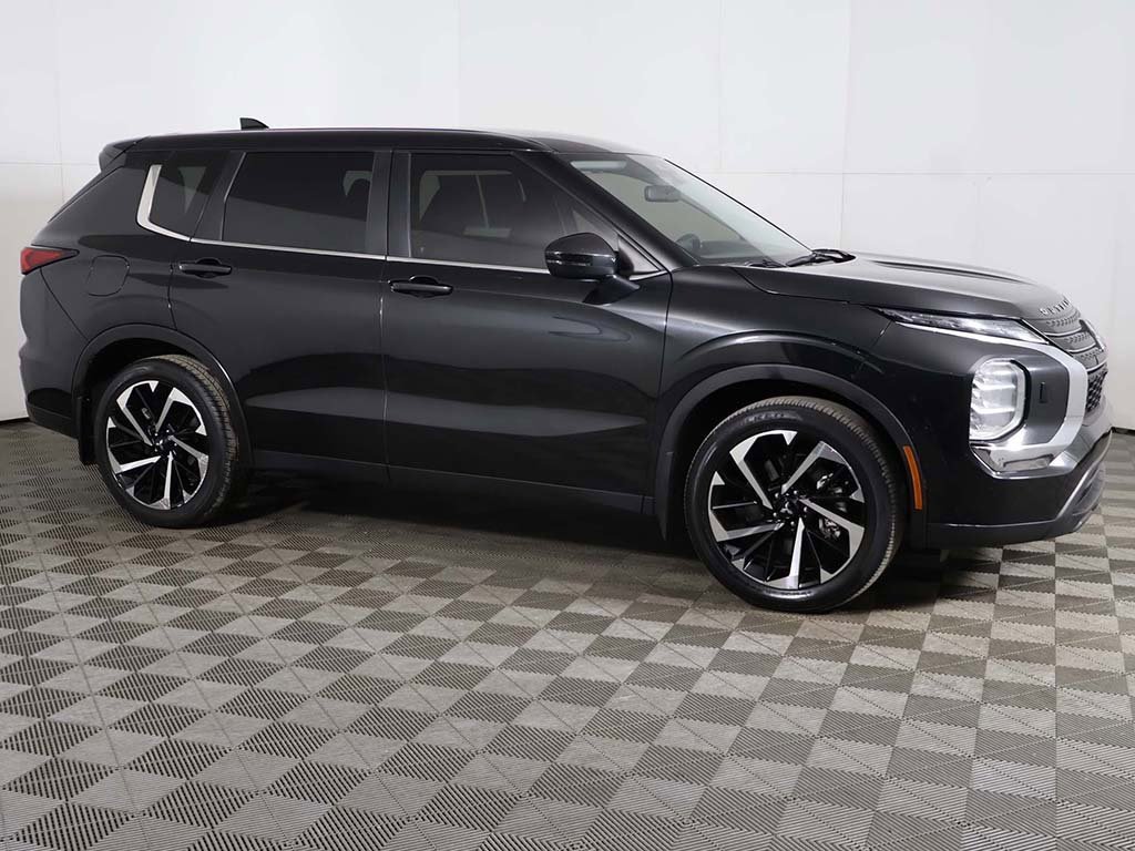 Used 2022 Mitsubishi Outlander ES image 12