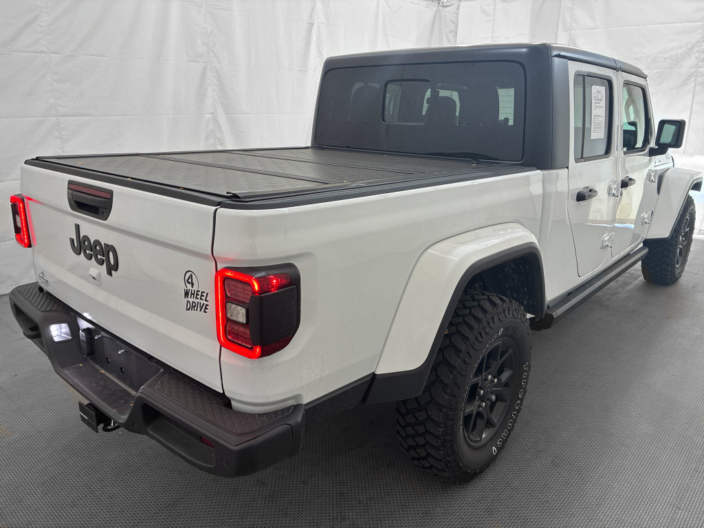 Used 2025 Jeep Gladiator Sport AWD/4WD image 7