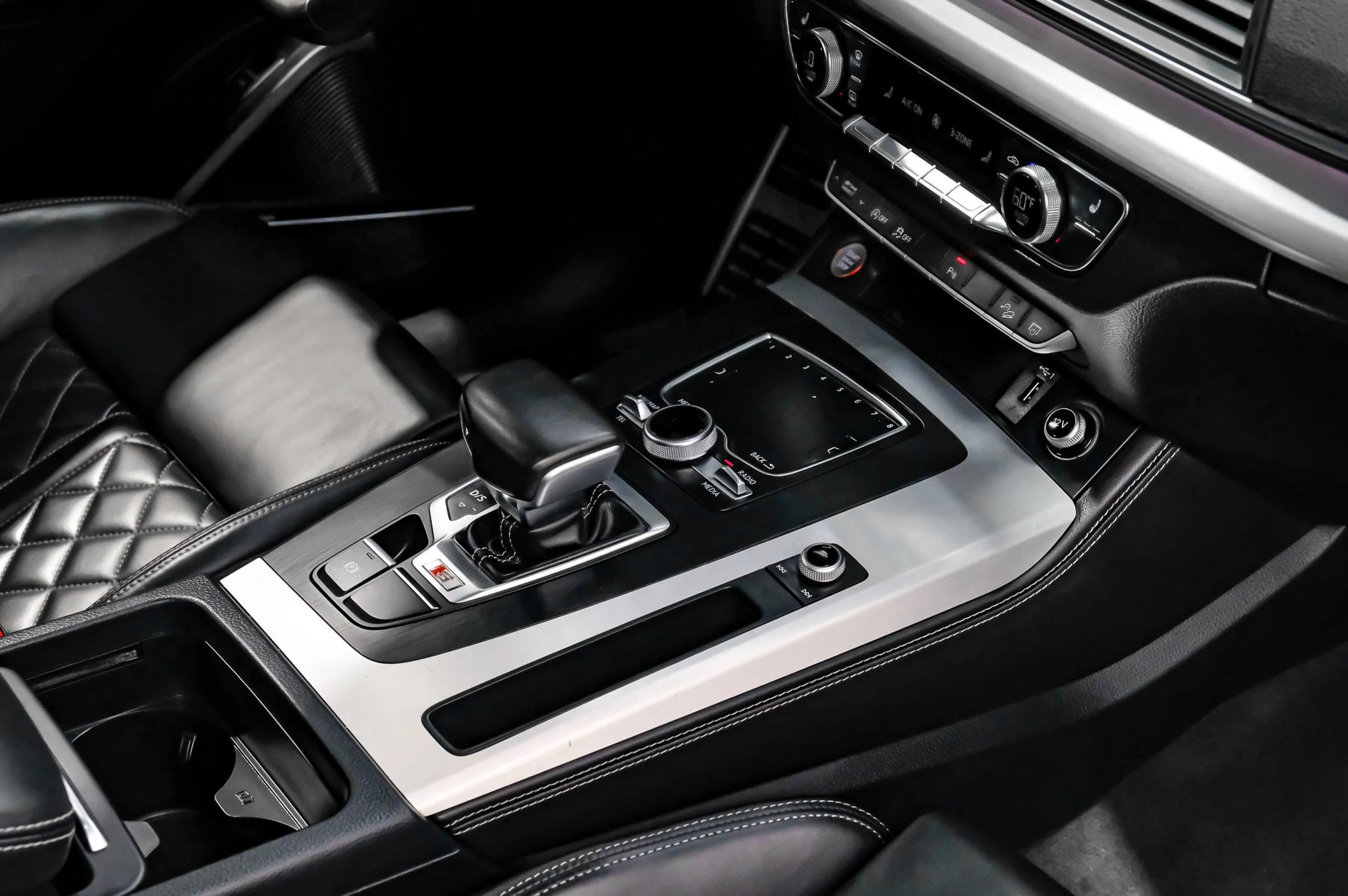 Used 2018 Audi SQ5 Prestige w/ Prestige Package AWD/4WD image 31