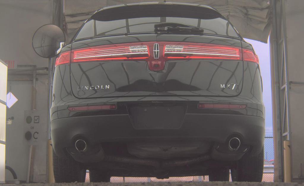 Used 2019 Lincoln MKT AWD image 7