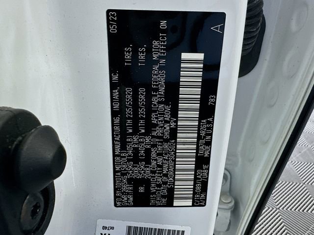 Used 2023 Toyota Highlander Platinum image 28