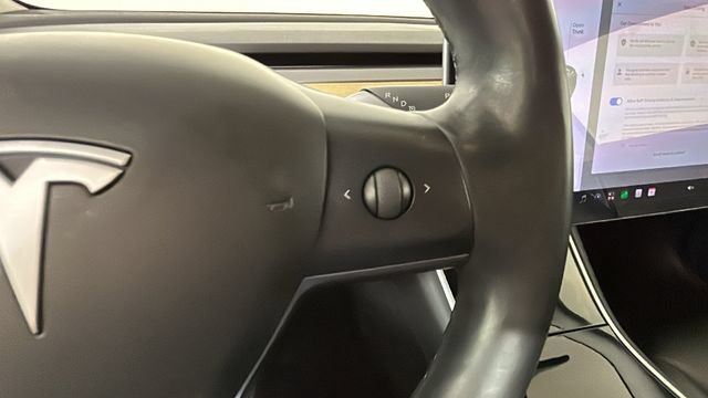 Used 2018 Tesla Model 3 Long Range RWD image 16