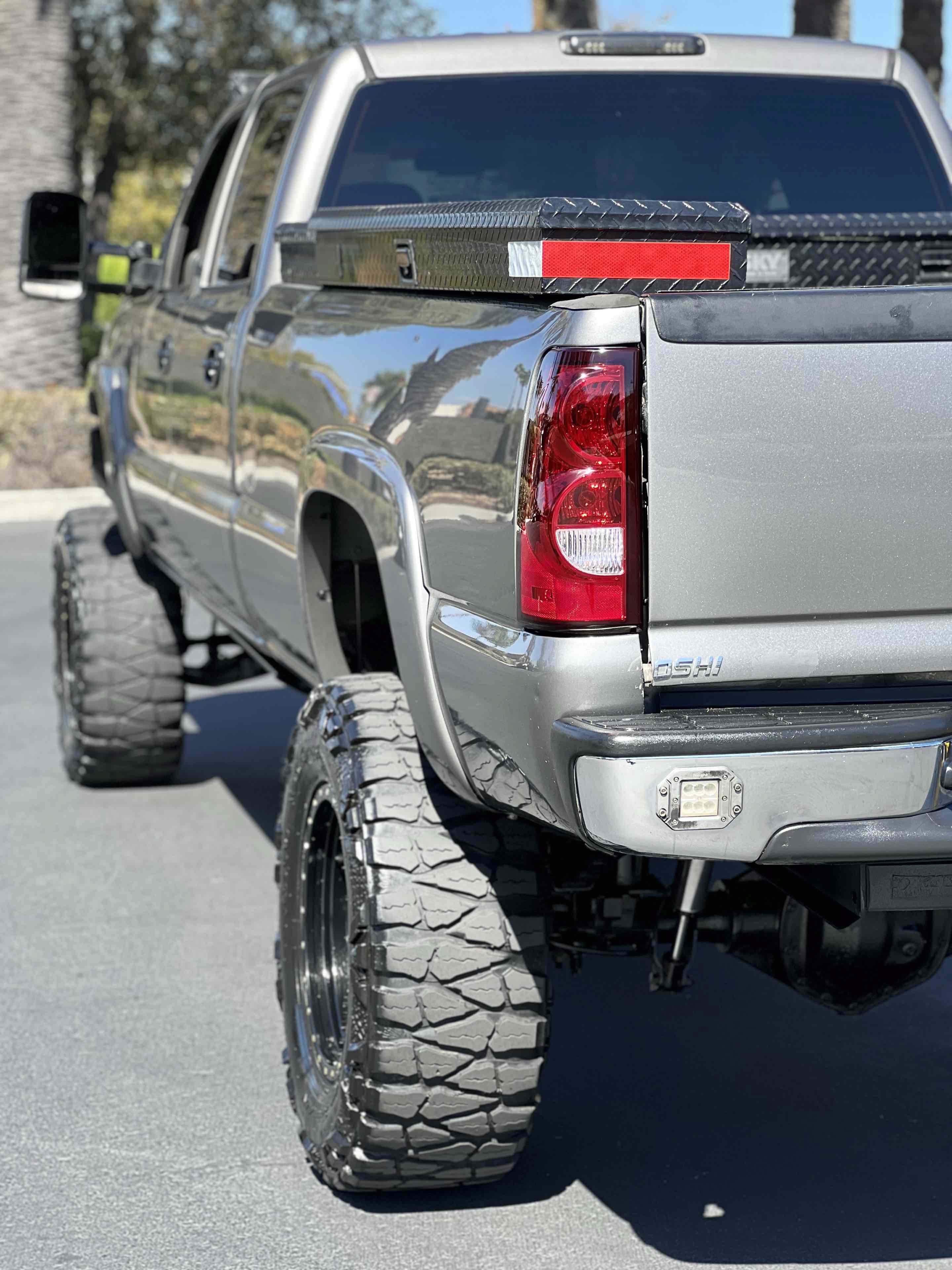 Used 2006 Chevrolet Silverado 3500 LT w/ Heavy-Duty Power Package AWD/4WD image 26