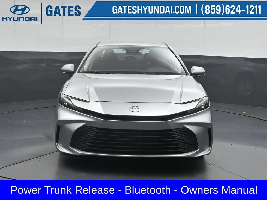 Used 2025 Toyota Camry LE FWD image 5