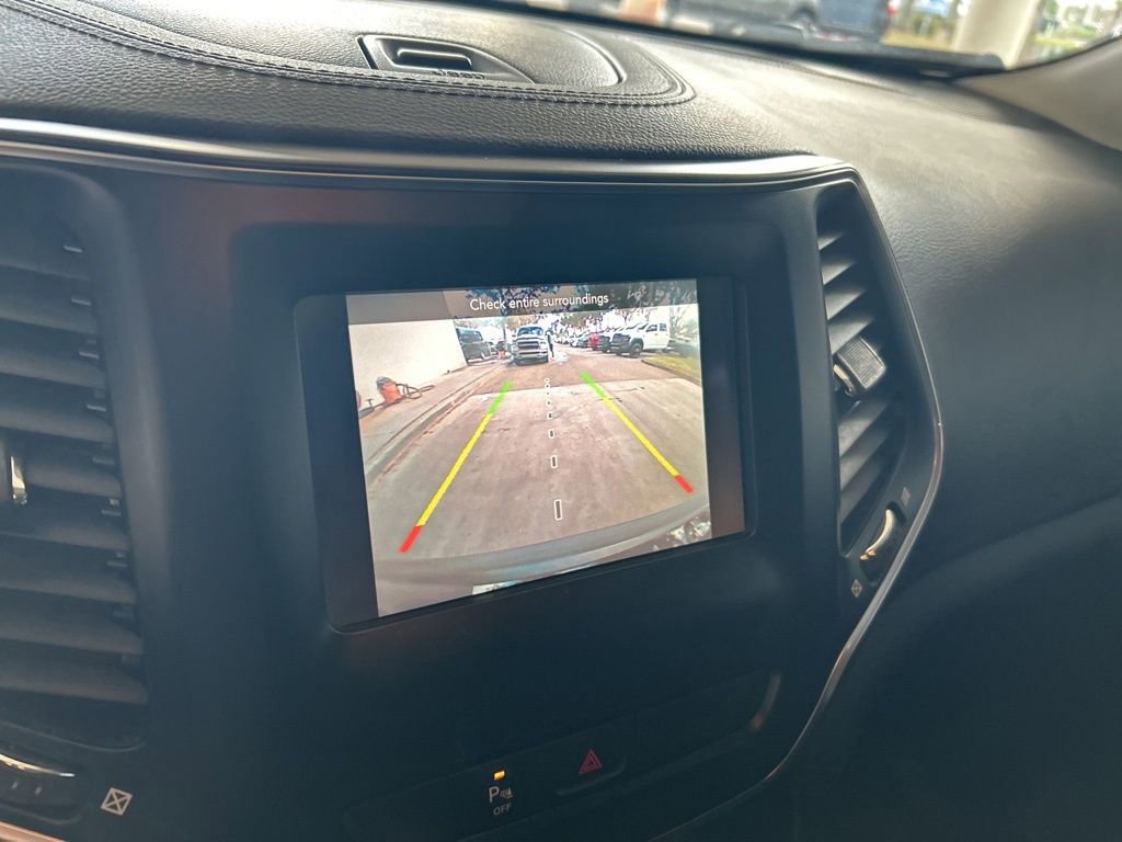 Used 2019 Jeep Cherokee Altitude image 9