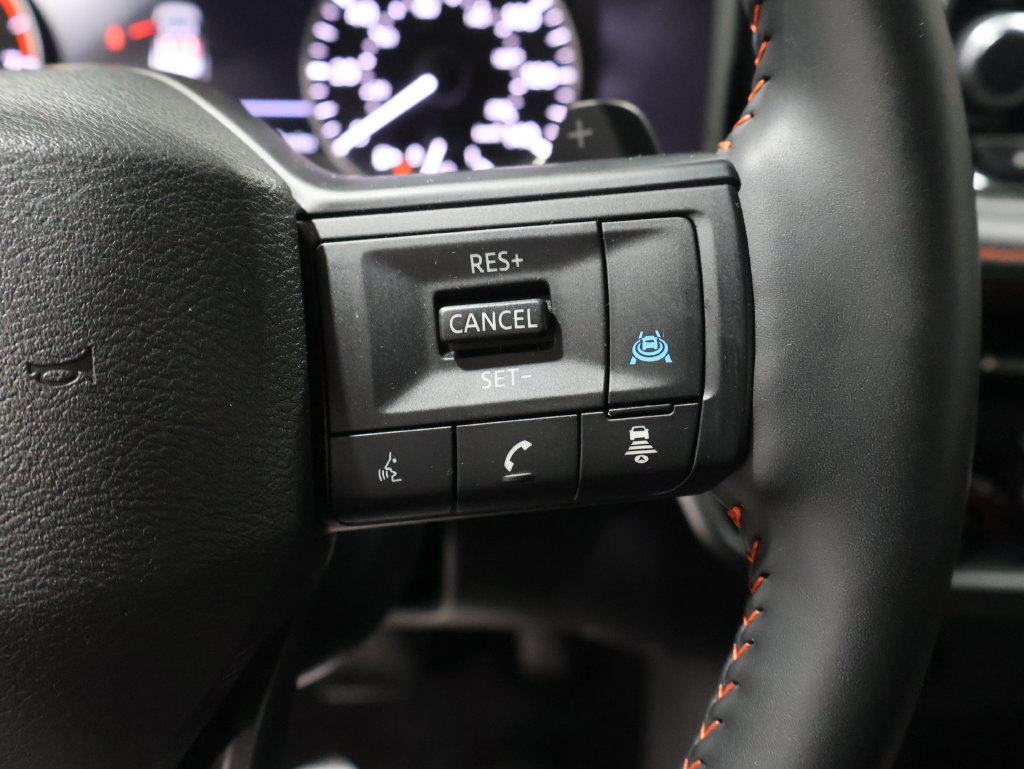 Used 2025 Nissan Rogue SV AWD/4WD image 39