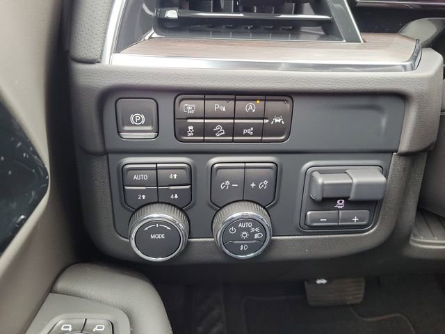 New 2025 Chevrolet Suburban Premier image 21