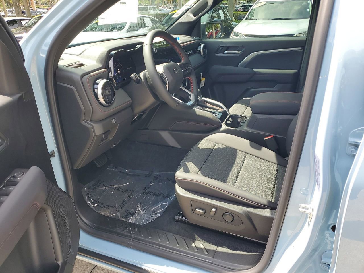 New 2025 Chevrolet Colorado Z71 image 15