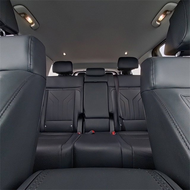 Used 2025 Hyundai Santa Fe SEL image 25