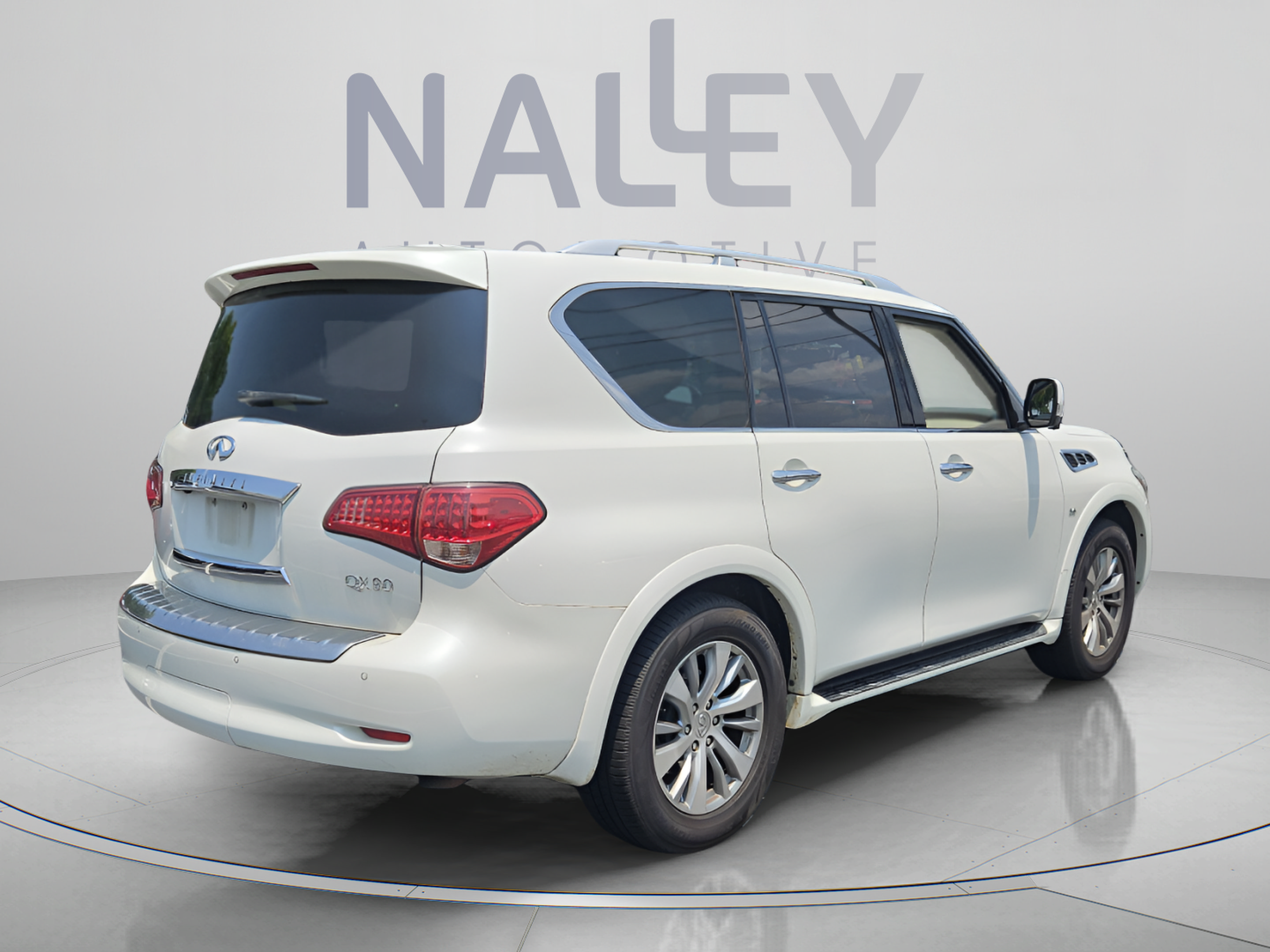 Used 2017 INFINITI QX80 2WD w/ Driver Assistance Package image 5