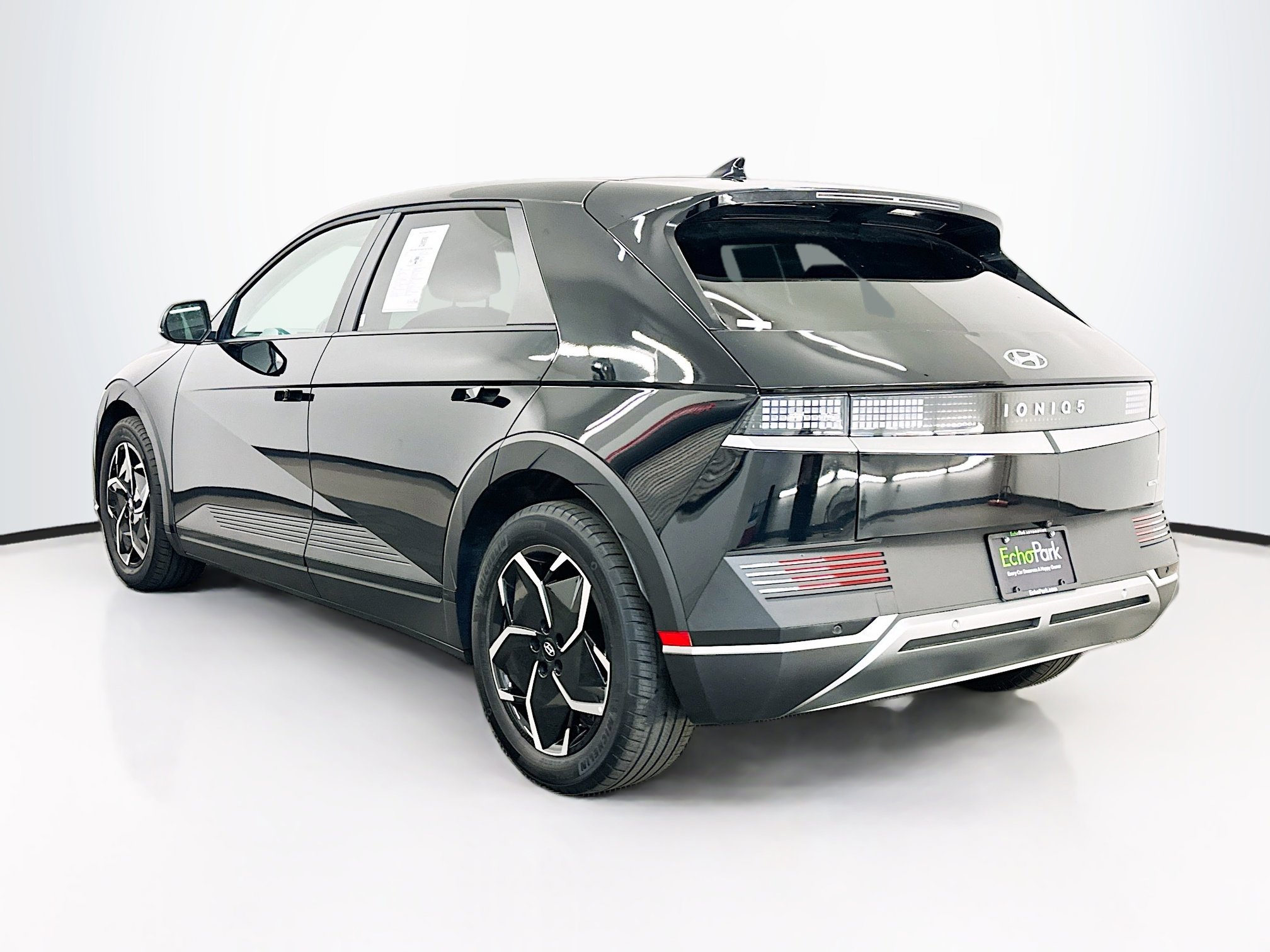 Used 2024 Hyundai Ioniq 5 SE image 5