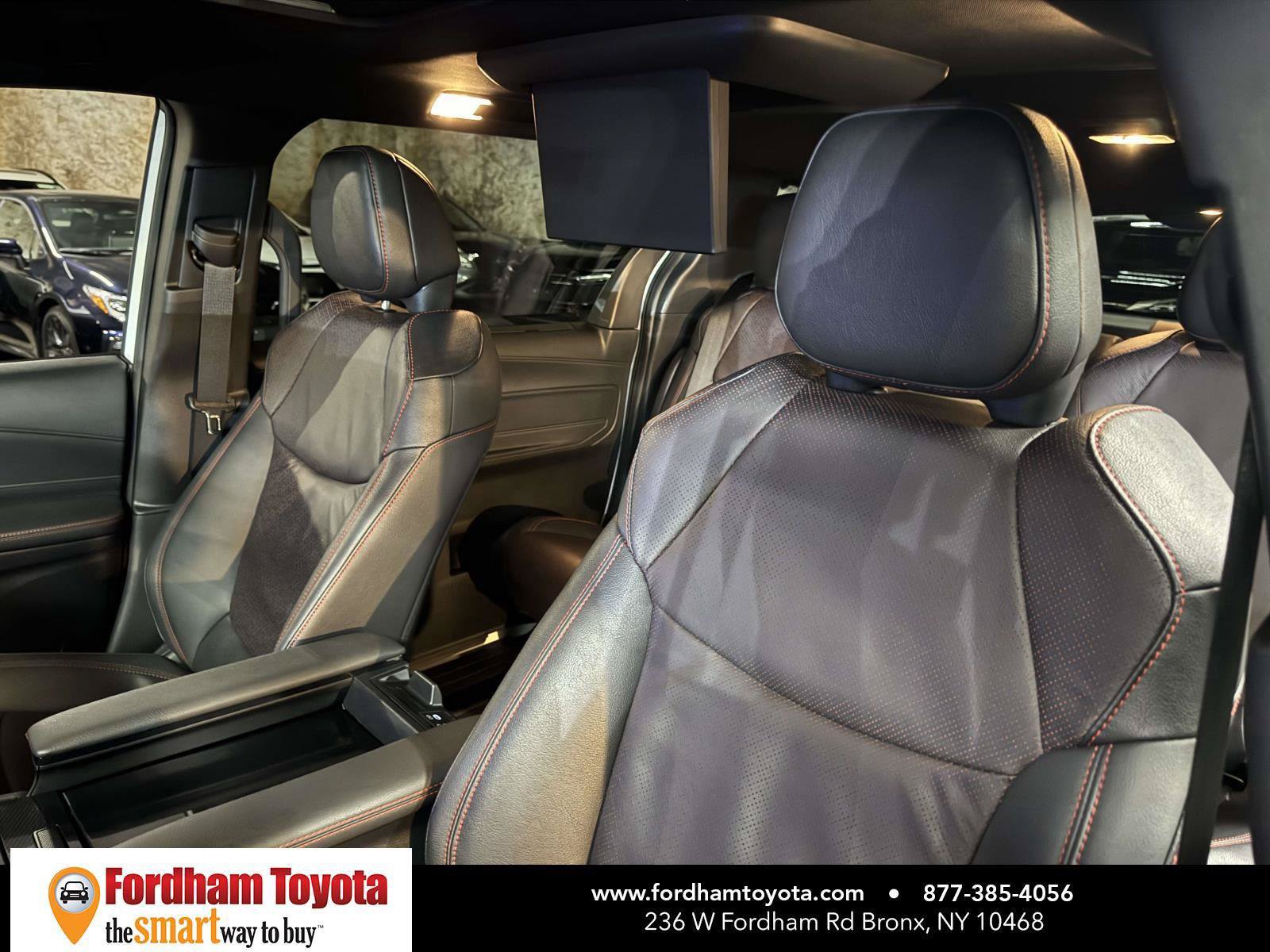 Used 2025 Toyota Sienna XSE w/ XSE Premium Package AWD/4WD image 19