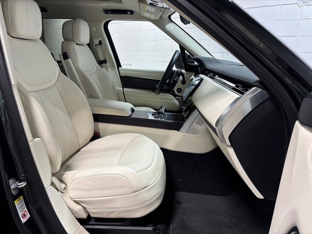Used 2023 Land Rover Range Rover SE image 33