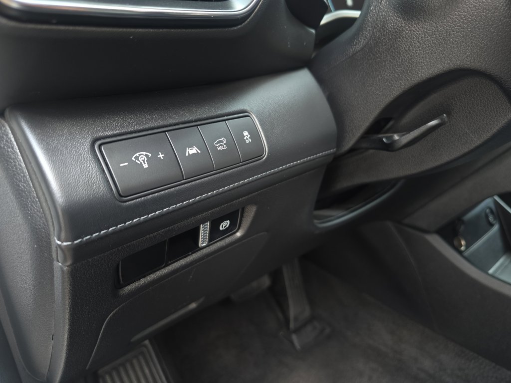 Used 2023 Hyundai Santa Fe SEL w/ Premium Package image 15