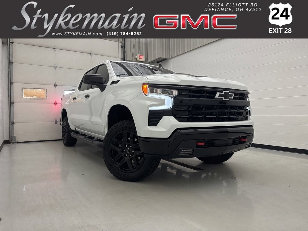 Used 2024 Chevrolet Silverado 1500 LT Trail Boss w/ Convenience Package II AWD/4WD image 1