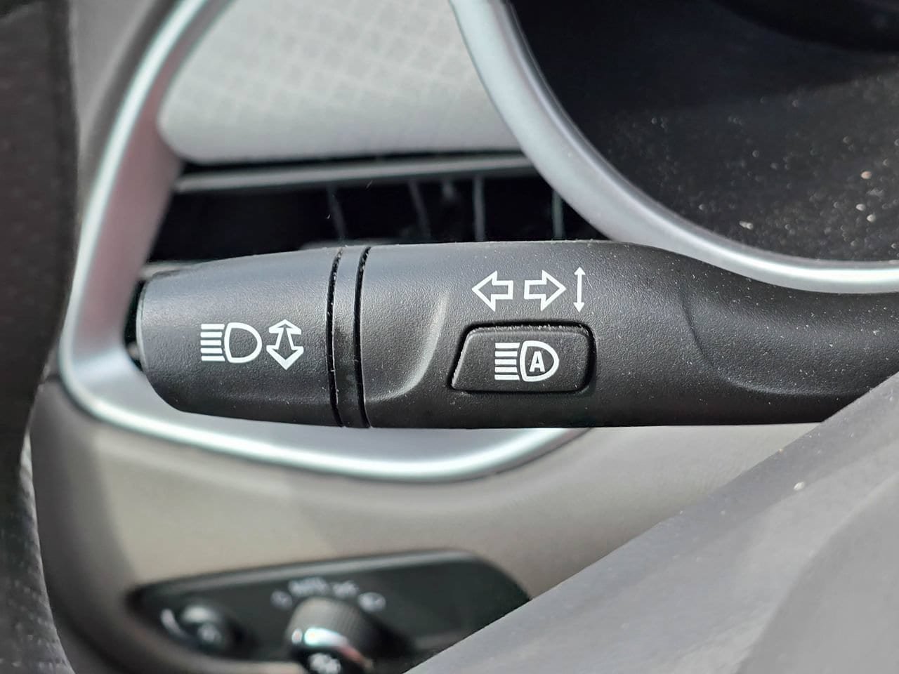 Used 2025 Chevrolet Malibu LT FWD image 20