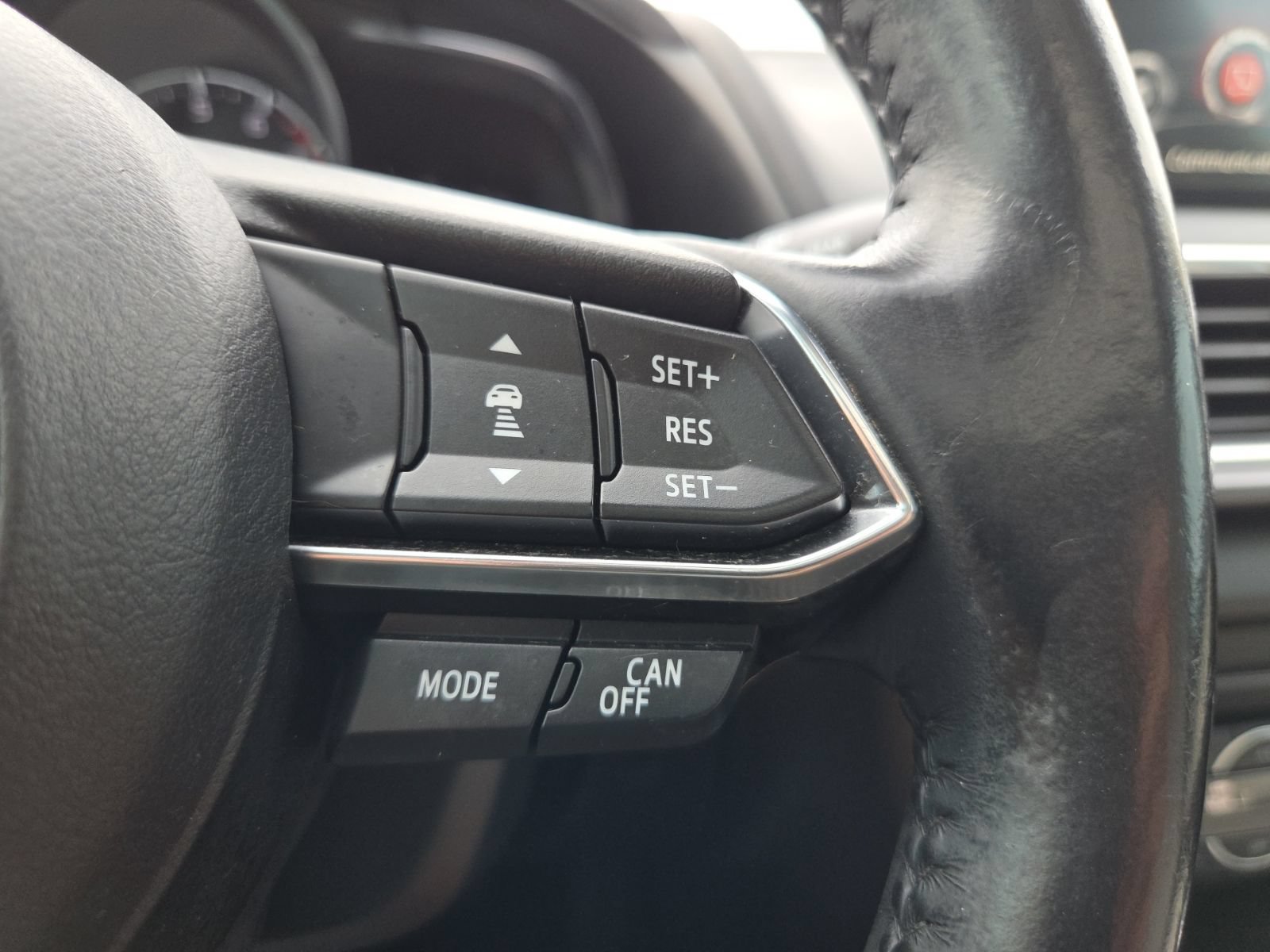 Used 2018 MAZDA MAZDA3 Grand Touring w/ Premium Equipment Package FWD image 23