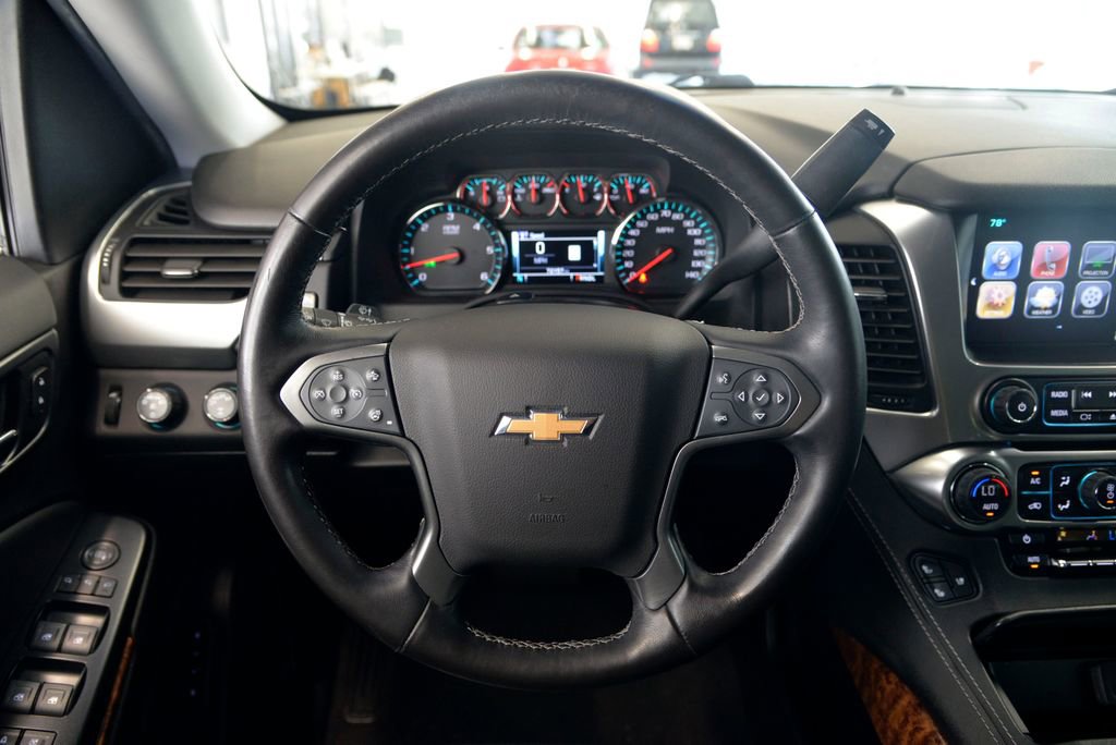 Used 2020 Chevrolet Suburban Premier AWD/4WD image 19