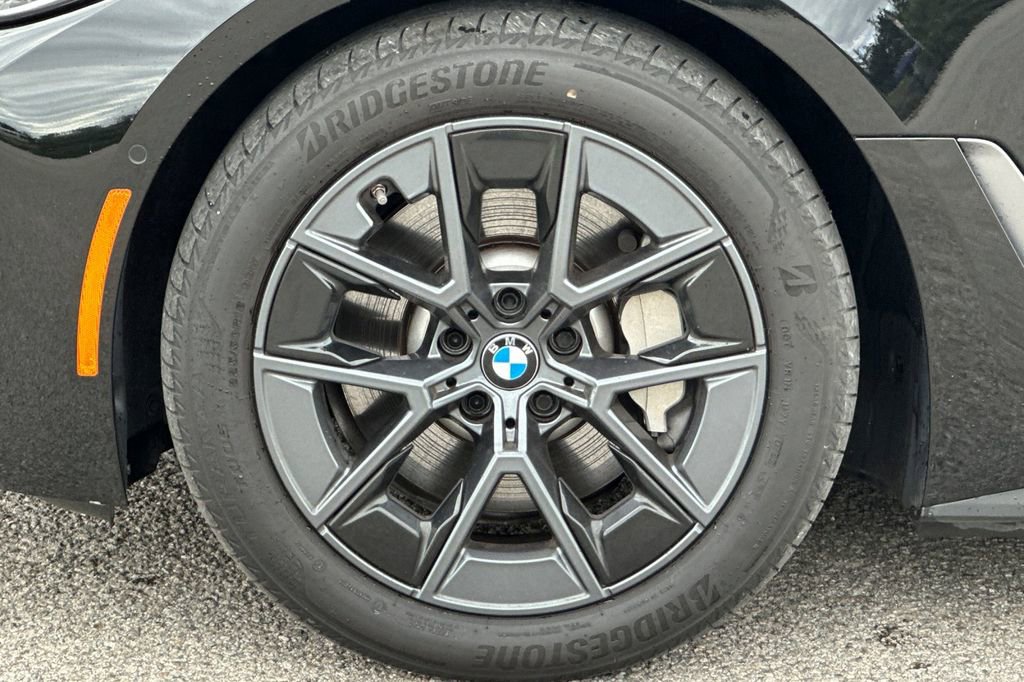 Used 2023 BMW i4 eDrive40 image 32