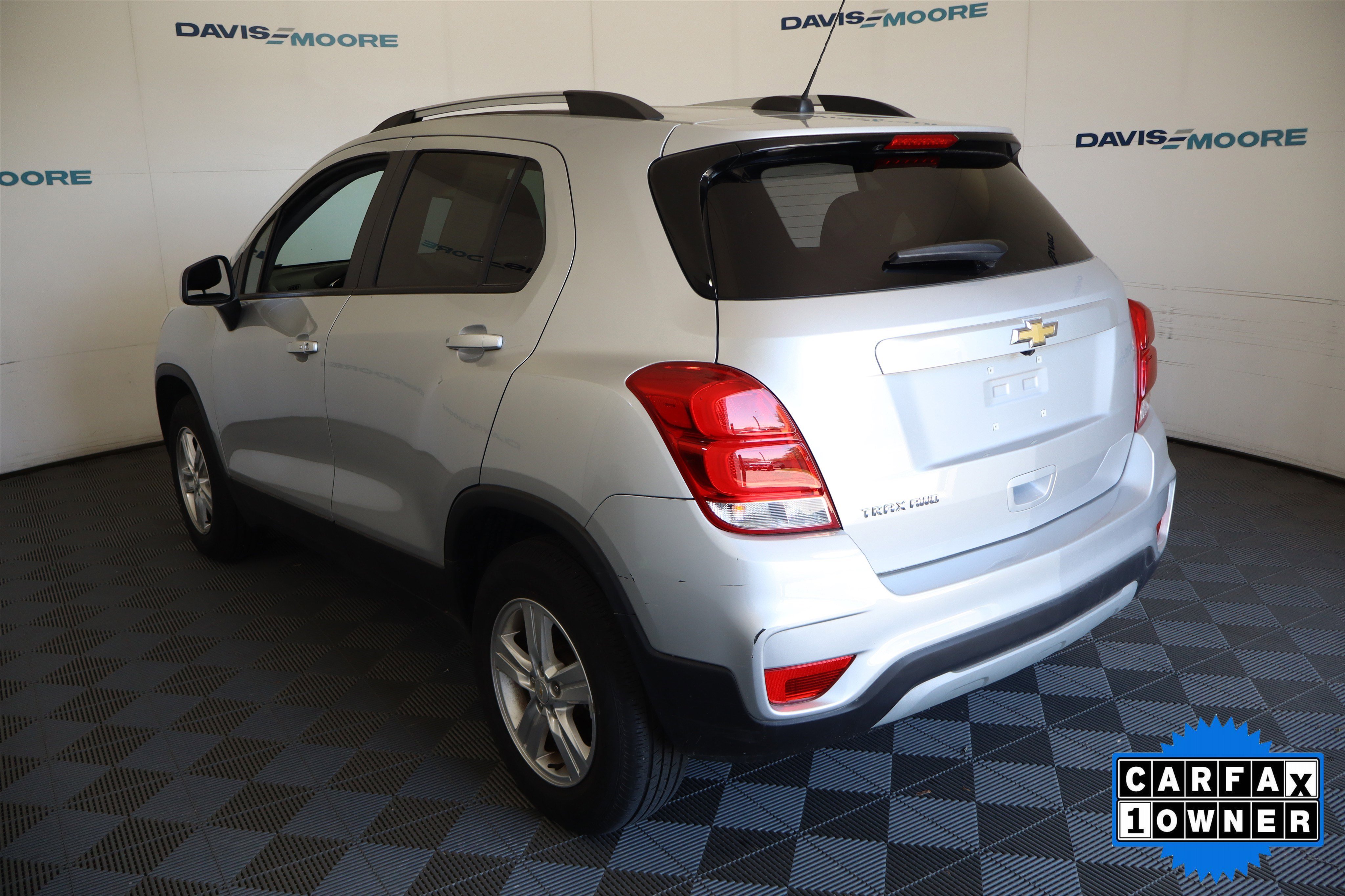 Used 2022 Chevrolet Trax LT w/ LT Convenience Package AWD/4WD image 10