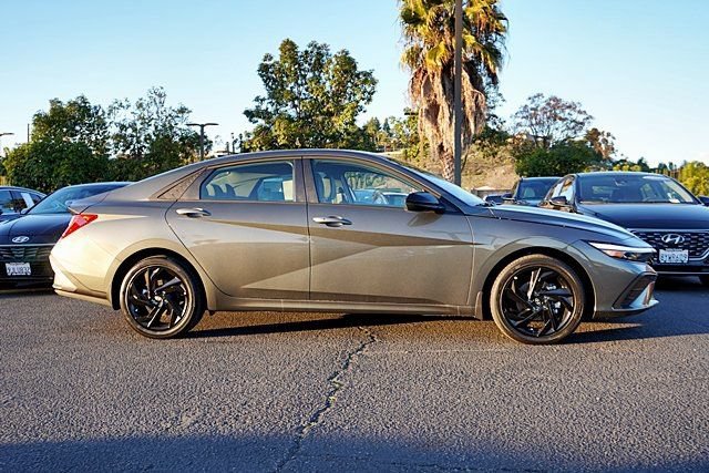 New 2026 Hyundai Elantra Sport FWD image 7