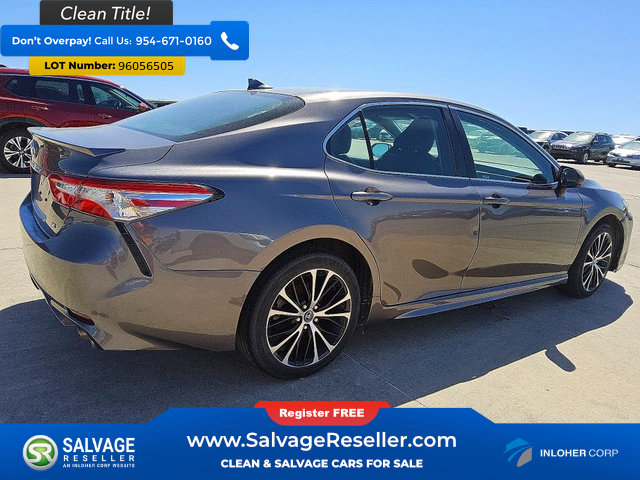 Used 2020 Toyota Camry SE FWD image 4
