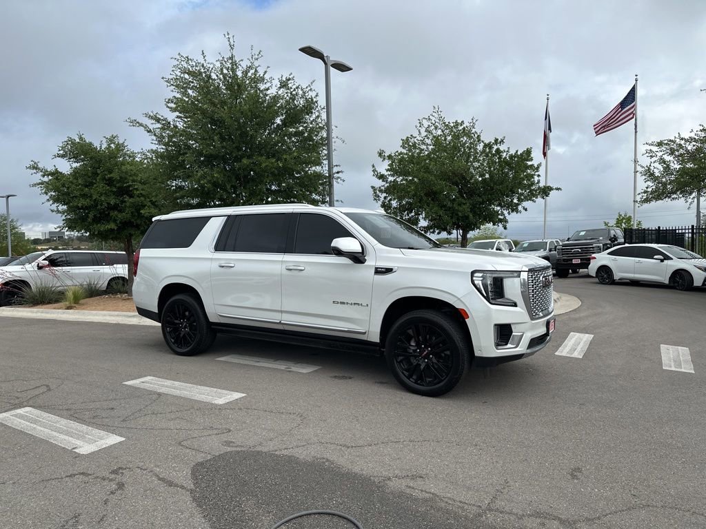 Used 2023 GMC Yukon XL Denali w/ Denali Reserve Package image 1