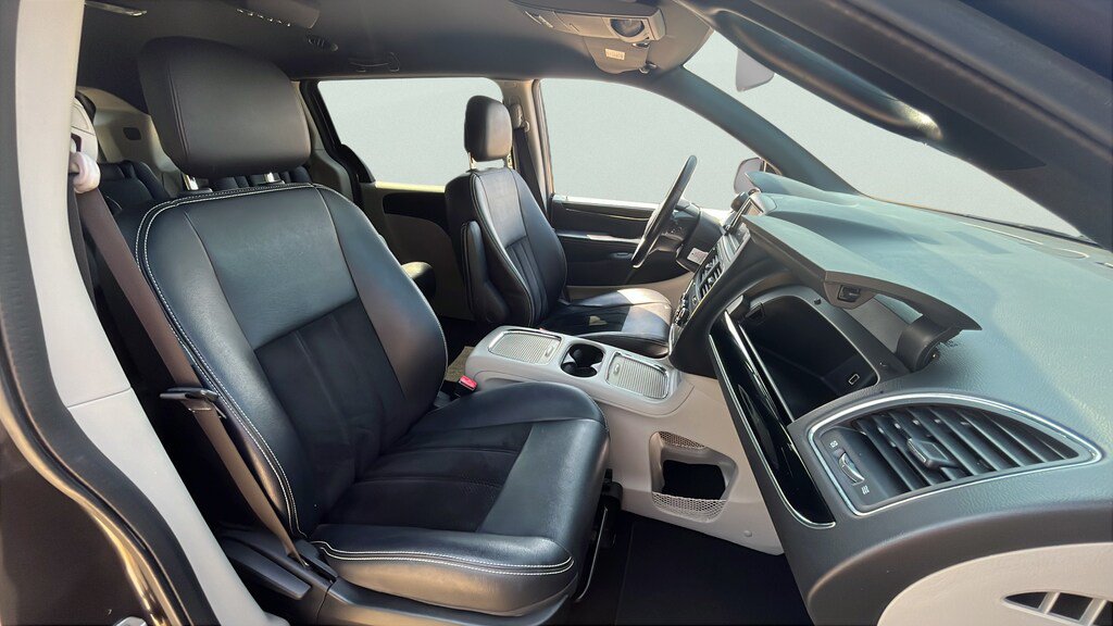 Used 2018 Dodge Grand Caravan SXT FWD image 21