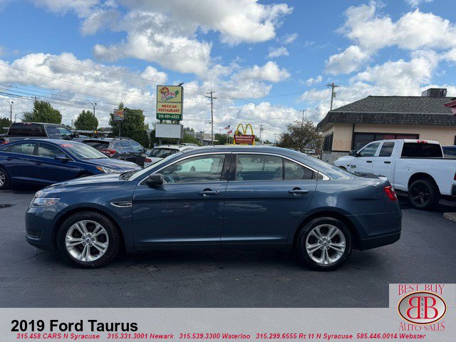Used 2019 Ford Taurus SE FWD image 4