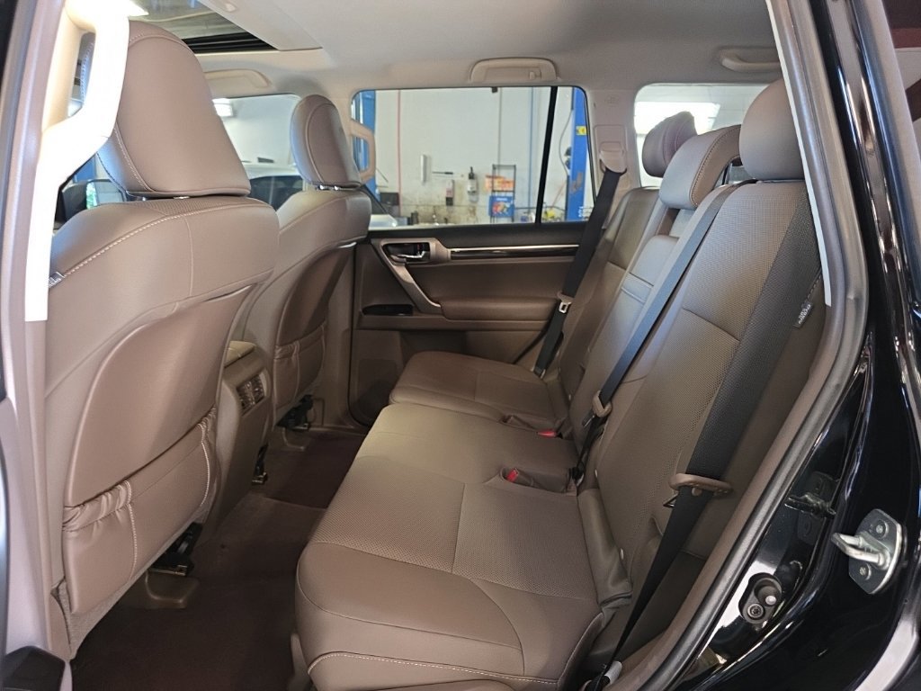 Used 2019 Lexus GX 460 w/ Navigation Package AWD/4WD image 5