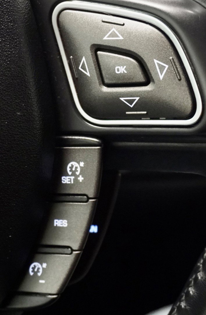 Used 2017 Land Rover Range Rover Evoque SE image 28