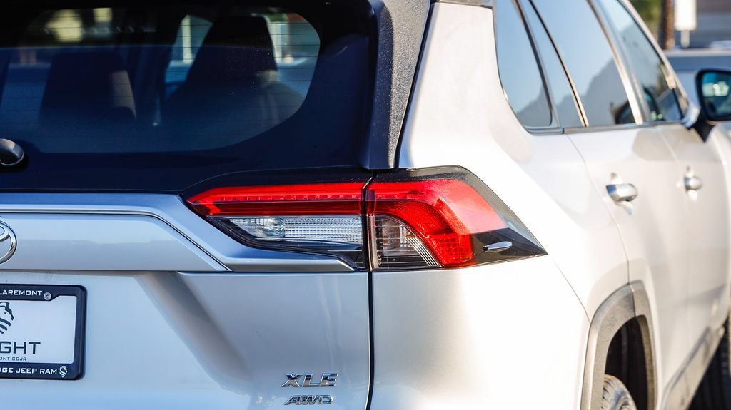 Used 2023 Toyota RAV4 XLE AWD/4WD image 10