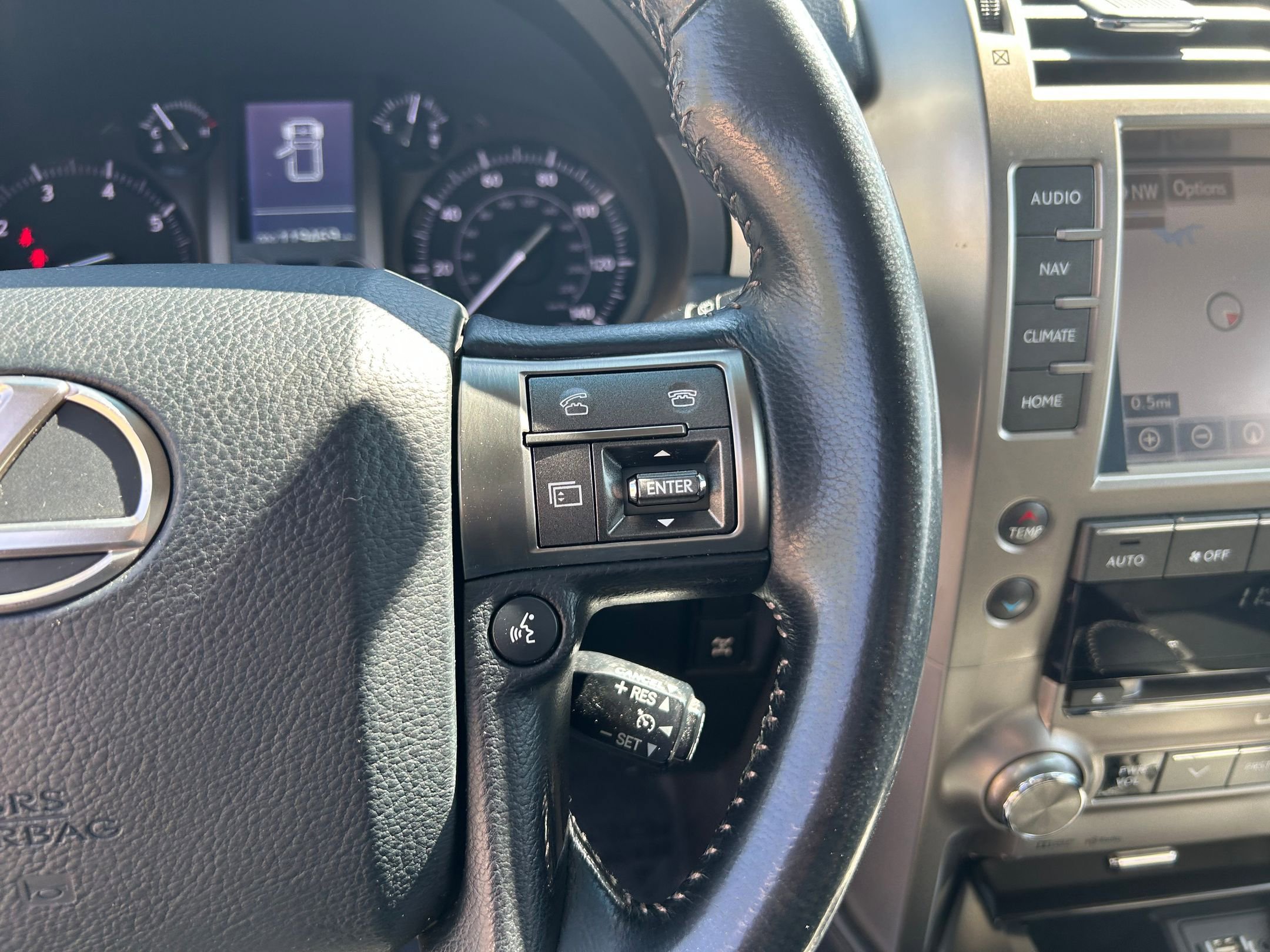 Used 2014 Lexus GX 460 image 14