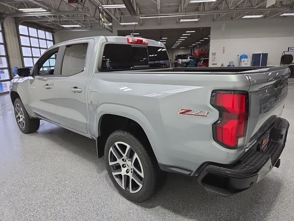 Used 2024 Chevrolet Colorado Z71 w/ Z71 Convenience Package 2 image 5