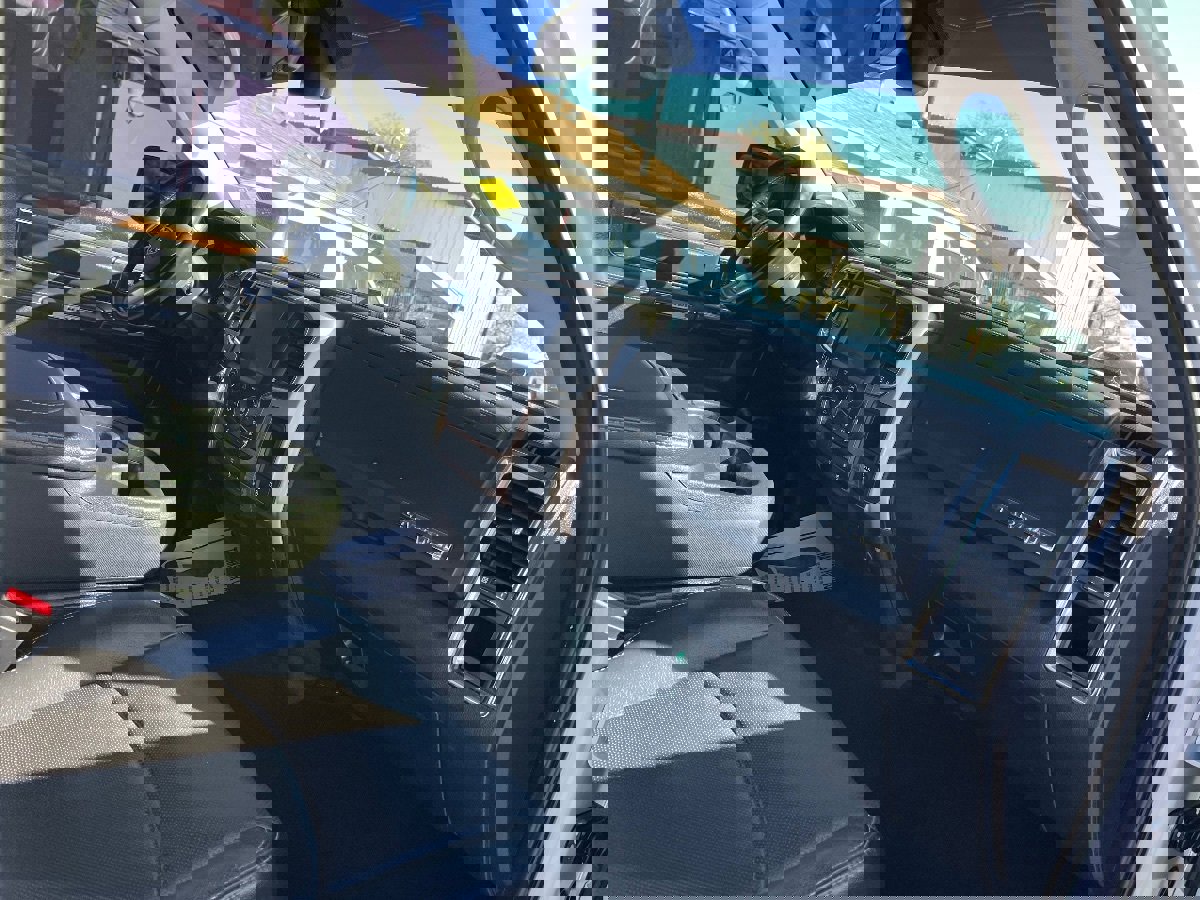 Used 2017 RAM 1500 Laramie RWD image 34