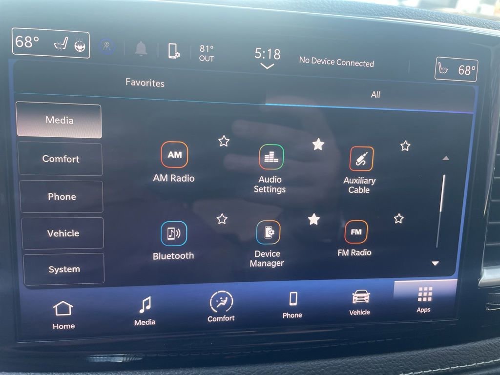 Used 2024 Chrysler Pacifica Touring FWD image 13
