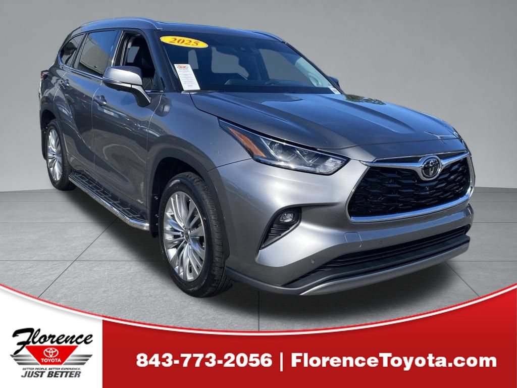 Used 2025 Toyota Highlander Platinum AWD/4WD image 1