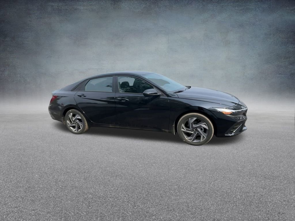 Used 2025 Hyundai Elantra Sport image 27