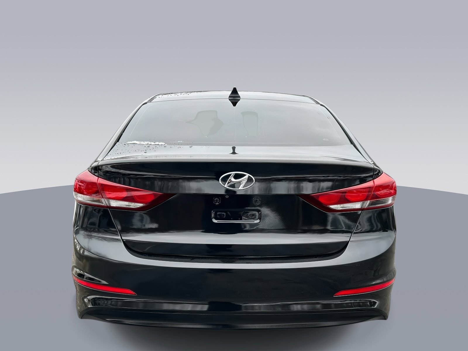 Used 2017 Hyundai Elantra SE image 4