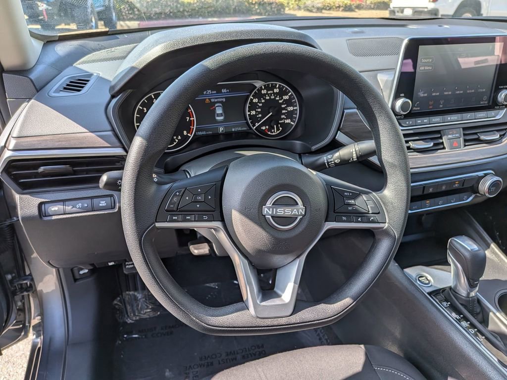Used 2025 Nissan Altima 2.5 SV image 16