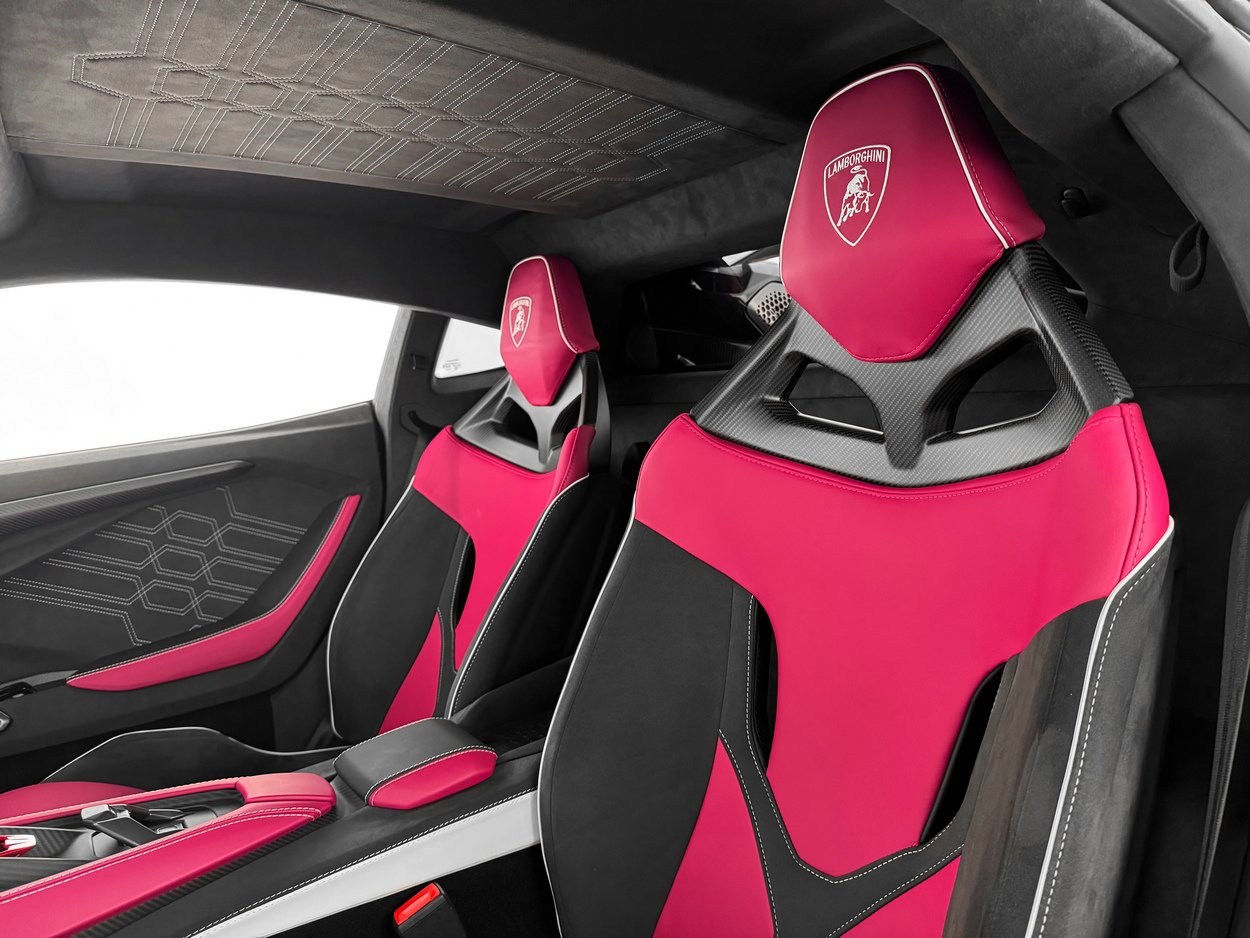 Used 2025 Lamborghini Revuelto image 15