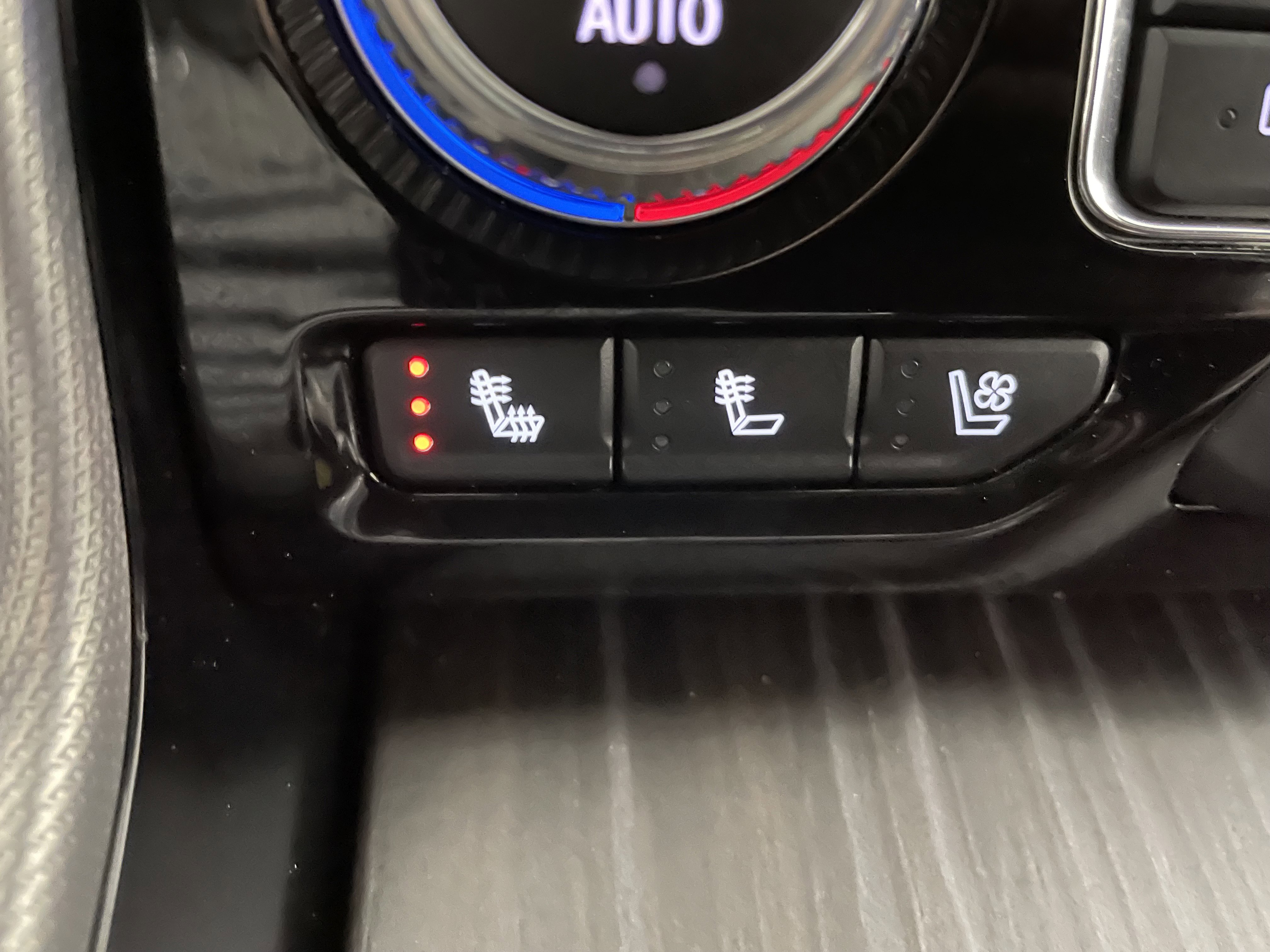 Used 2023 GMC Yukon Denali image 21