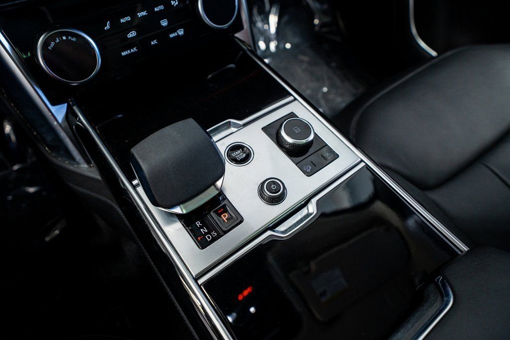 Used 2022 Land Rover Range Rover SE image 44