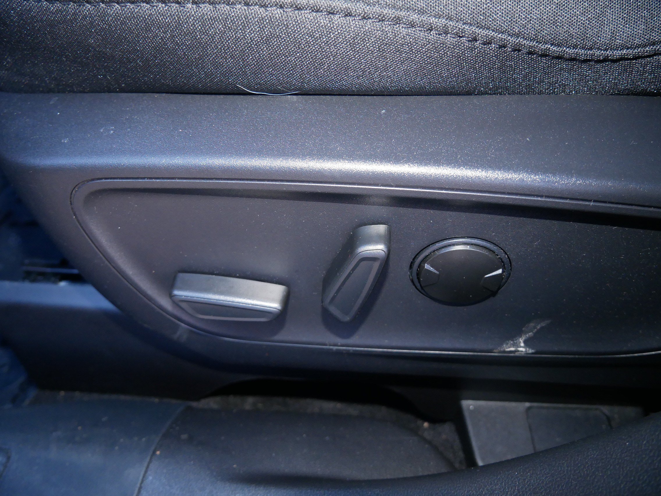 Used 2025 Ford Escape Active w/ Active Premium Tech Pack AWD/4WD image 19