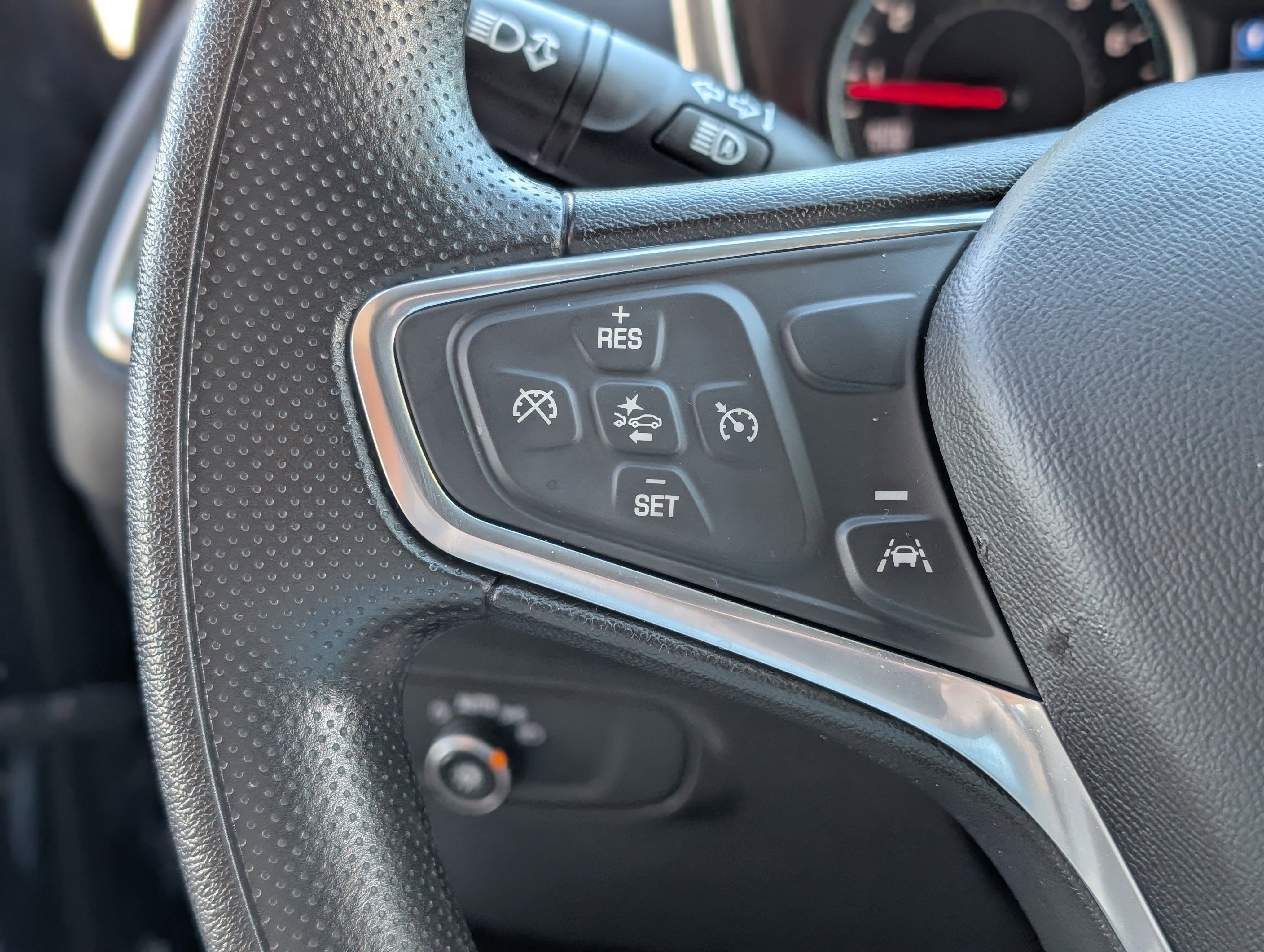 Used 2022 Chevrolet Equinox LT w/ LPO, Floor Liner Package image 18