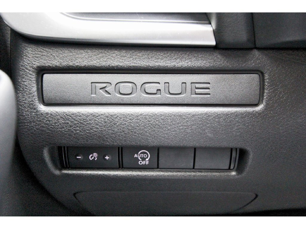 Certified 2025 Nissan Rogue S FWD image 17
